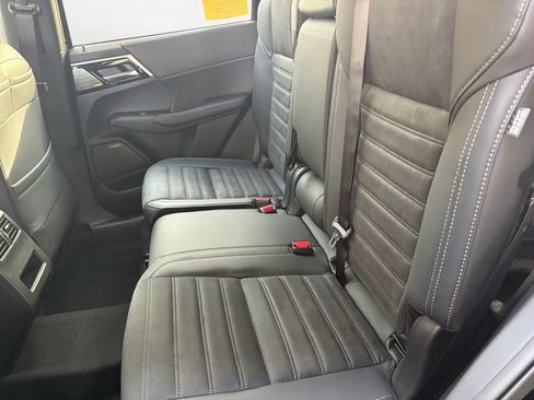 New 2026 Mitsubishi Outlander SE image 13