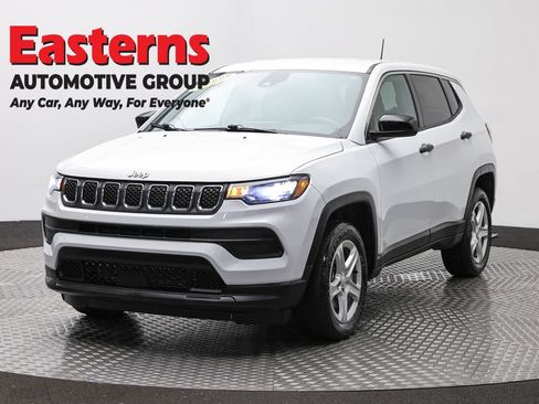 Used 2023 Jeep Compass Sport AWD/4WD image 1
