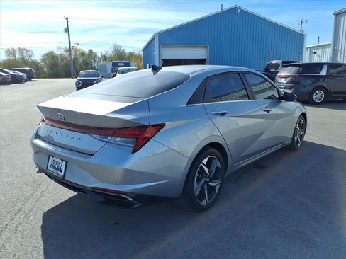 Used 2021 Hyundai Elantra SEL w/ Convenience + Premium Package image 6