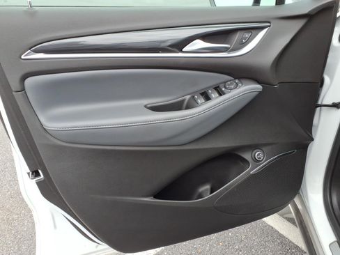 Certified 2024 Buick Enclave Essence image 21