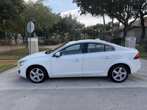 Used 2013 Volvo S60 T5 image 9