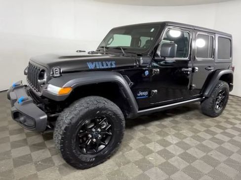 Used 2024 Jeep Wrangler Unlimited AWD/4WD image 13
