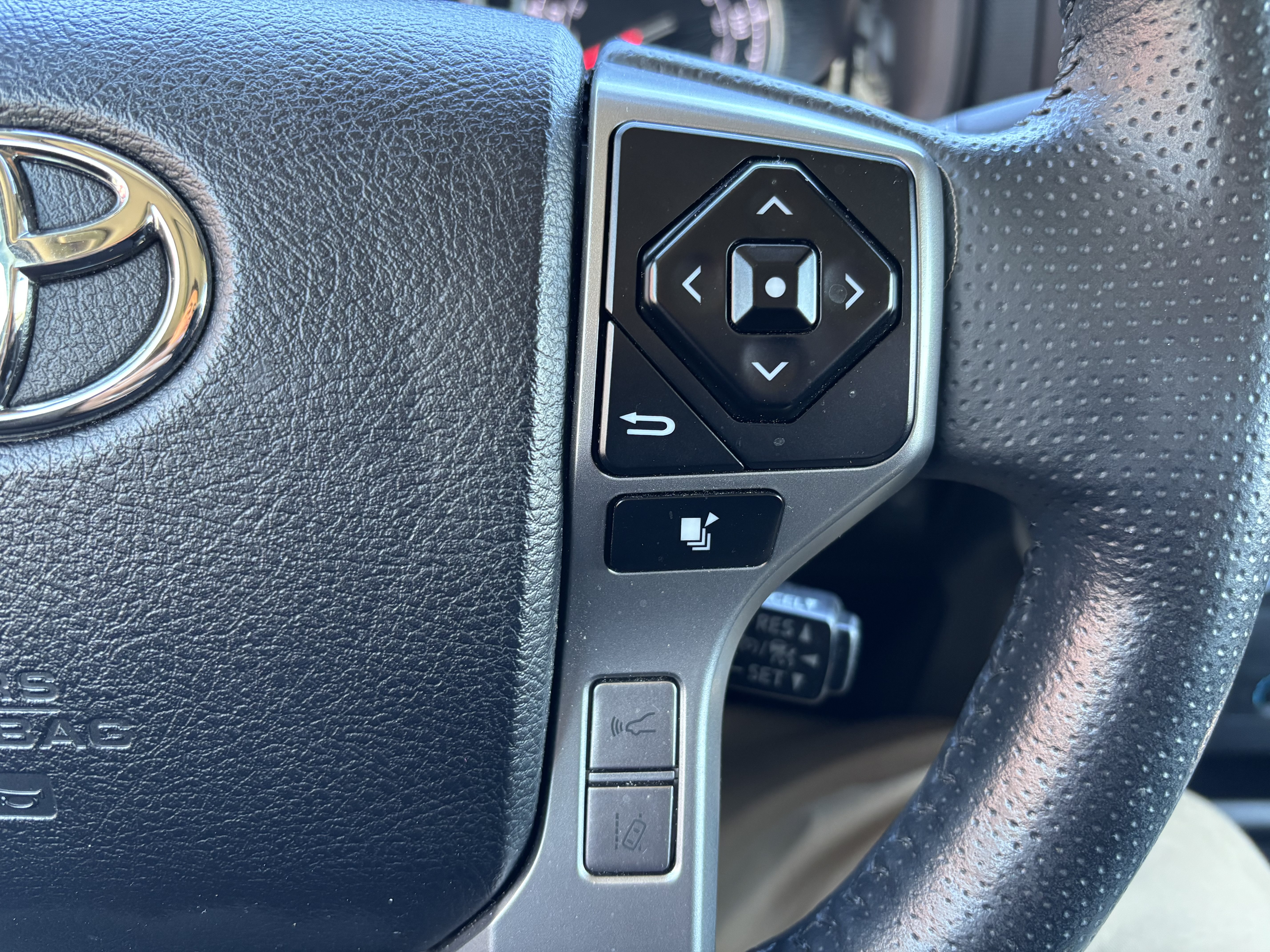 Used 2023 Toyota 4Runner Limited AWD/4WD image 20