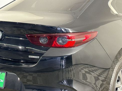 Used 2021 MAZDA MAZDA3 s image 34