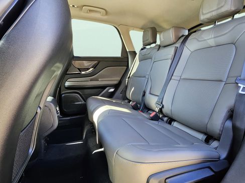 New 2026 Lincoln Corsair Premiere image 23