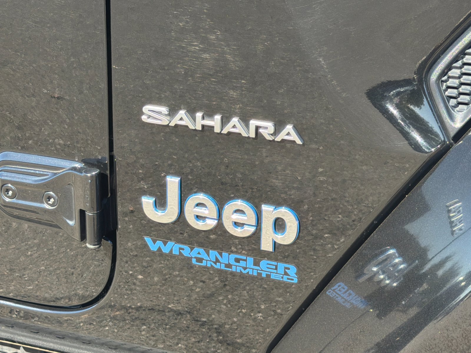 Used 2022 Jeep Wrangler Unlimited Sahara AWD/4WD image 39