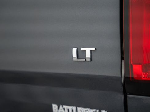 Used 2017 Chevrolet Colorado LT AWD/4WD image 9