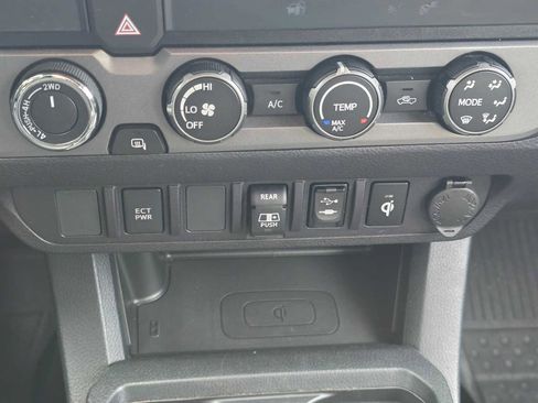 Used 2019 Toyota Tacoma TRD Off-Road image 33