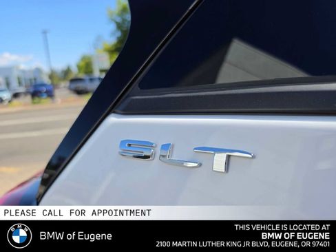 Used 2024 GMC Terrain SLT AWD/4WD image 16