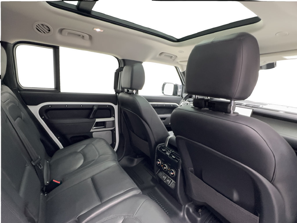 Used 2023 Land Rover Defender 130 SE AWD/4WD image 29