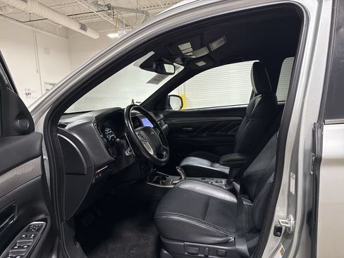 Used 2022 Mitsubishi Outlander LE AWD/4WD image 19
