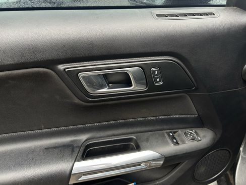 Used 2019 Ford Mustang Coupe image 16