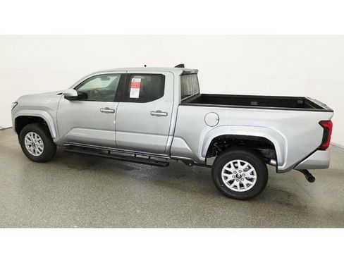 New 2026 Toyota Tacoma SR5 RWD image 4