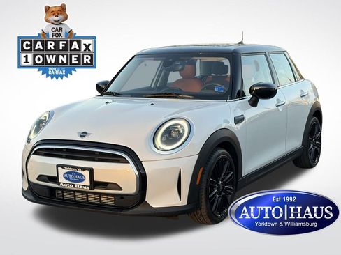 Used 2024 MINI Cooper 4-Door Hardtop image 1