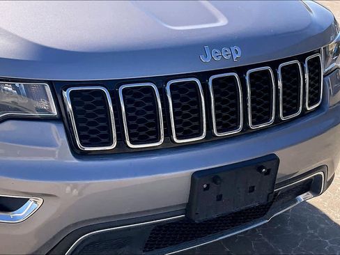 Used 2021 Jeep Grand Cherokee Limited w/ Luxury Group II image 29