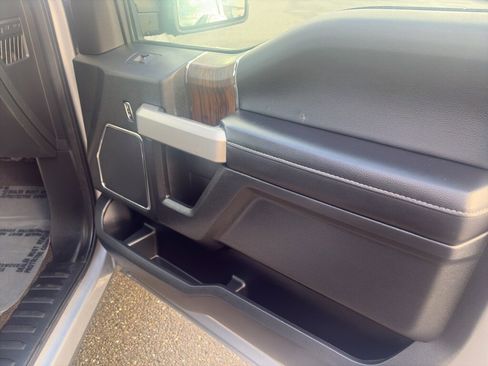 Used 2020 Ford F150 Lariat image 24