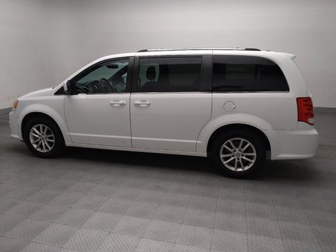 Used 2020 Dodge Grand Caravan SXT FWD image 3