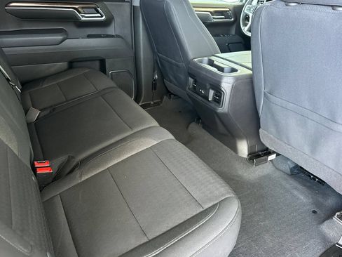 Used 2025 Chevrolet Silverado 1500 LT Trail Boss w/ LPO, Dark Essentials Package AWD/4WD image 18