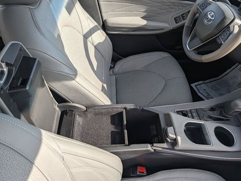 Used 2022 Toyota Avalon Limited w/ Advanced Safety Package FWD image 22