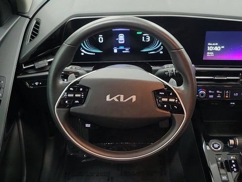 Certified 2024 Kia Niro EX FWD image 18