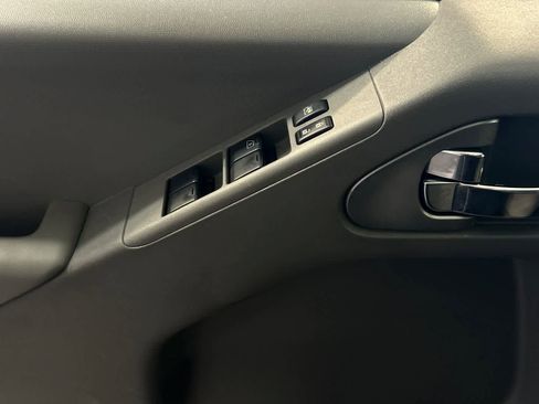 Used 2020 Nissan Frontier SV image 15