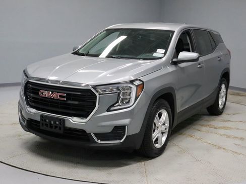 Used 2024 GMC Terrain SLE FWD image 6