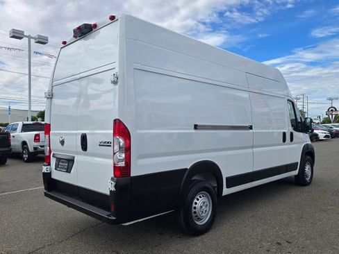 Used 2025 RAM ProMaster 3500 FWD image 4