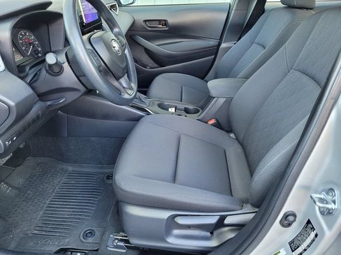 Used 2025 Toyota Corolla LE FWD image 24