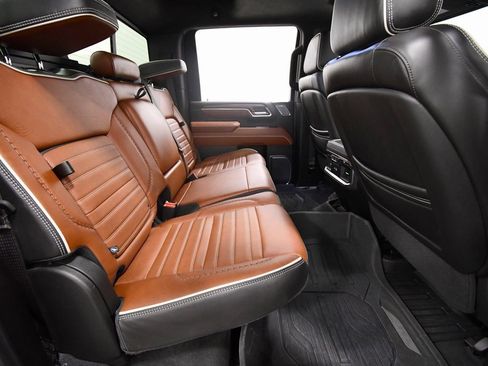 Used 2024 GMC Sierra 2500 Denali Ultimate image 18