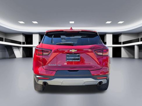 Used 2025 Chevrolet Blazer LT image 4