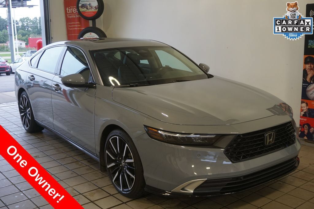 Used 2024 Honda Accord Touring image 1
