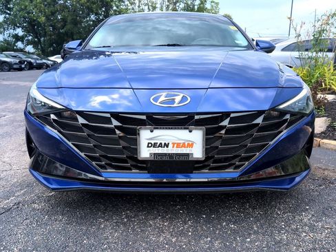 Used 2023 Hyundai Elantra Limited w/ Winter Weather Package image 2