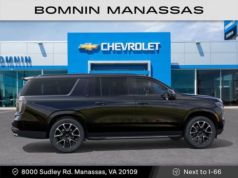 New 2026 Chevrolet Suburban RST image 6