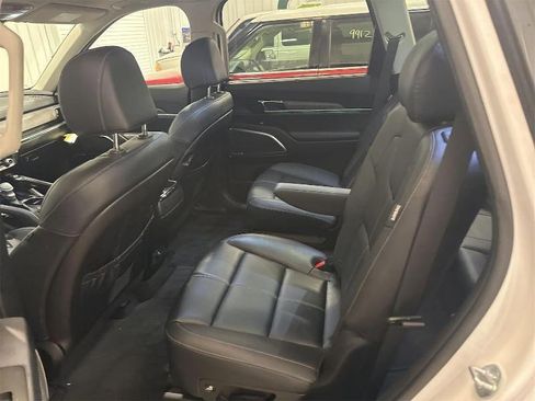 Used 2024 Kia Telluride SX image 13