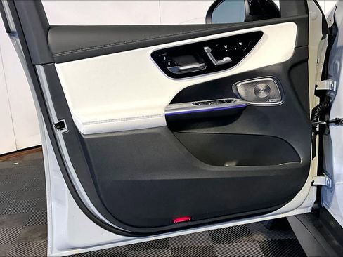 New 2026 Mercedes-Benz GLC 300 4MATIC image 11