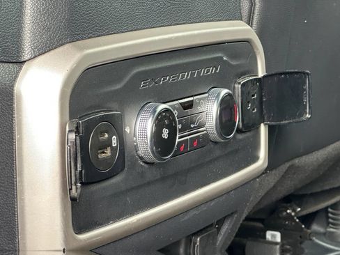 Used 2023 Ford Expedition Limited AWD/4WD image 29