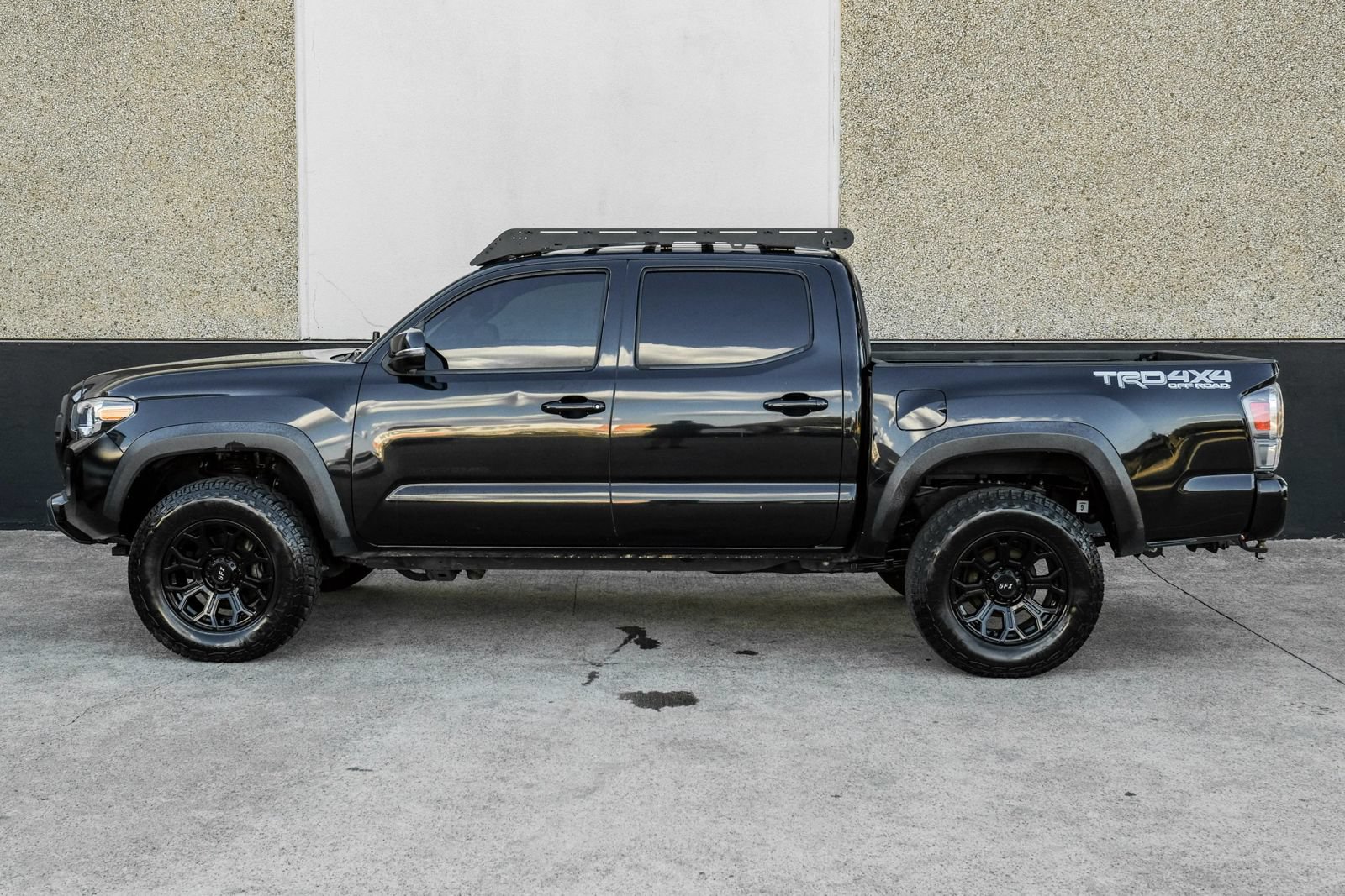 Used 2021 Toyota Tacoma TRD Off-Road w/ Technology Package AWD/4WD image 10