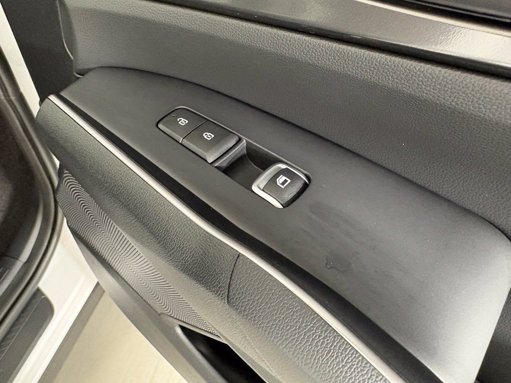 New 2026 Kia Sorento LX FWD image 13