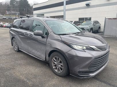 Used 2021 Toyota Sienna LE