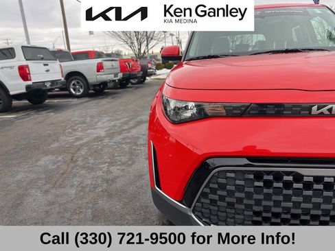 Certified 2025 Kia Soul EX image 18