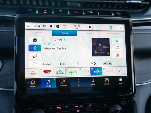 Used 2022 Jeep Grand Cherokee Limited 4xe w/ Luxury Tech Group II image 18