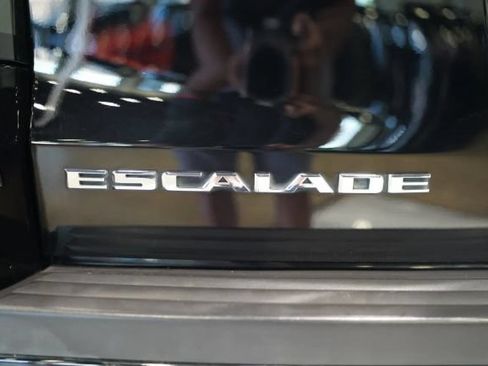 Used 2015 Cadillac Escalade Premium AWD/4WD image 17
