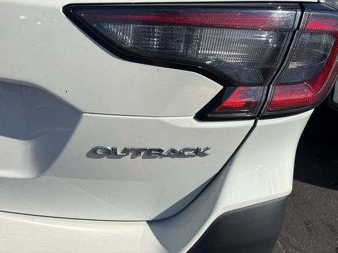 Used 2020 Subaru Outback Limited image 4