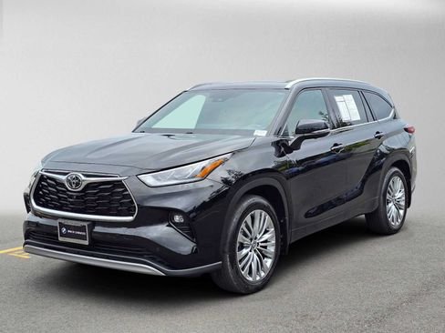Used 2024 Toyota Highlander Platinum AWD/4WD image 7