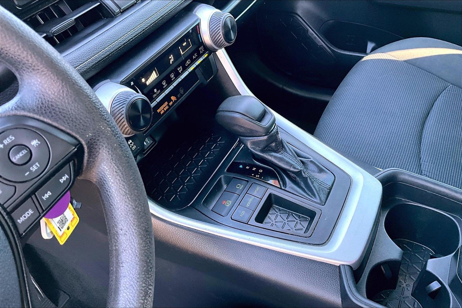 Used 2019 Toyota RAV4 LE w/ Carpet Mat Package FWD image 13