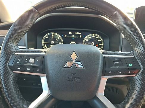 Used 2024 Mitsubishi Outlander SE image 20