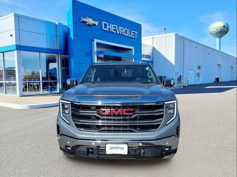 Used 2025 GMC Sierra 1500 SLT w/ SLT Premium Plus Package image 9