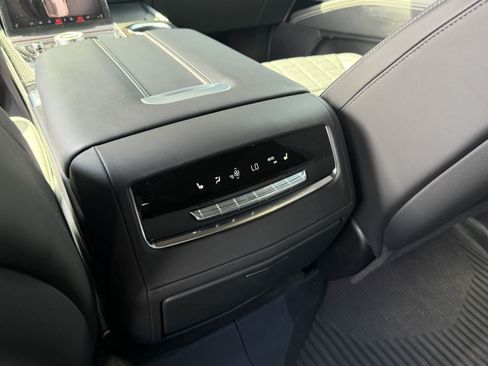 Used 2025 Cadillac Escalade V AWD/4WD image 25