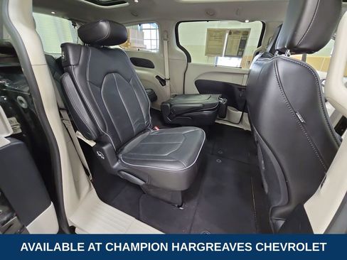 Used 2020 Chrysler Pacifica Limited w/ Tire & Wheel Group image 35