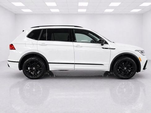 Used 2023 Volkswagen Tiguan SE R-Line AWD/4WD image 3